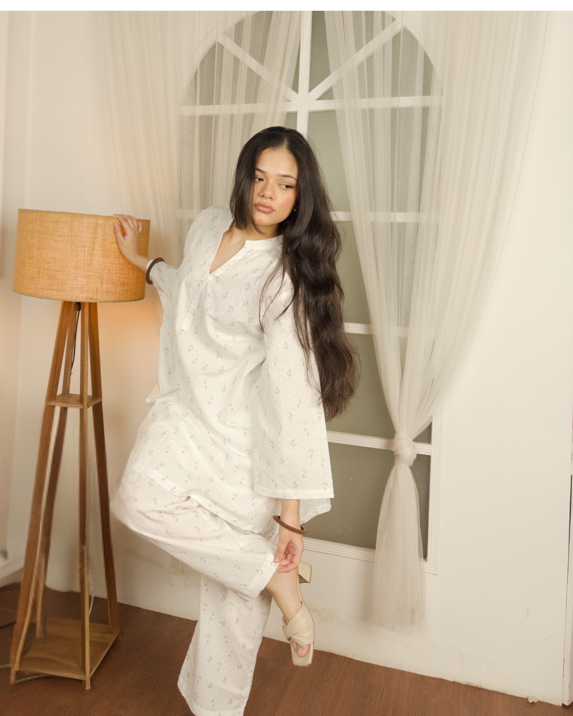 Feather – White Cotton Relaxed-Fit Kurta Set