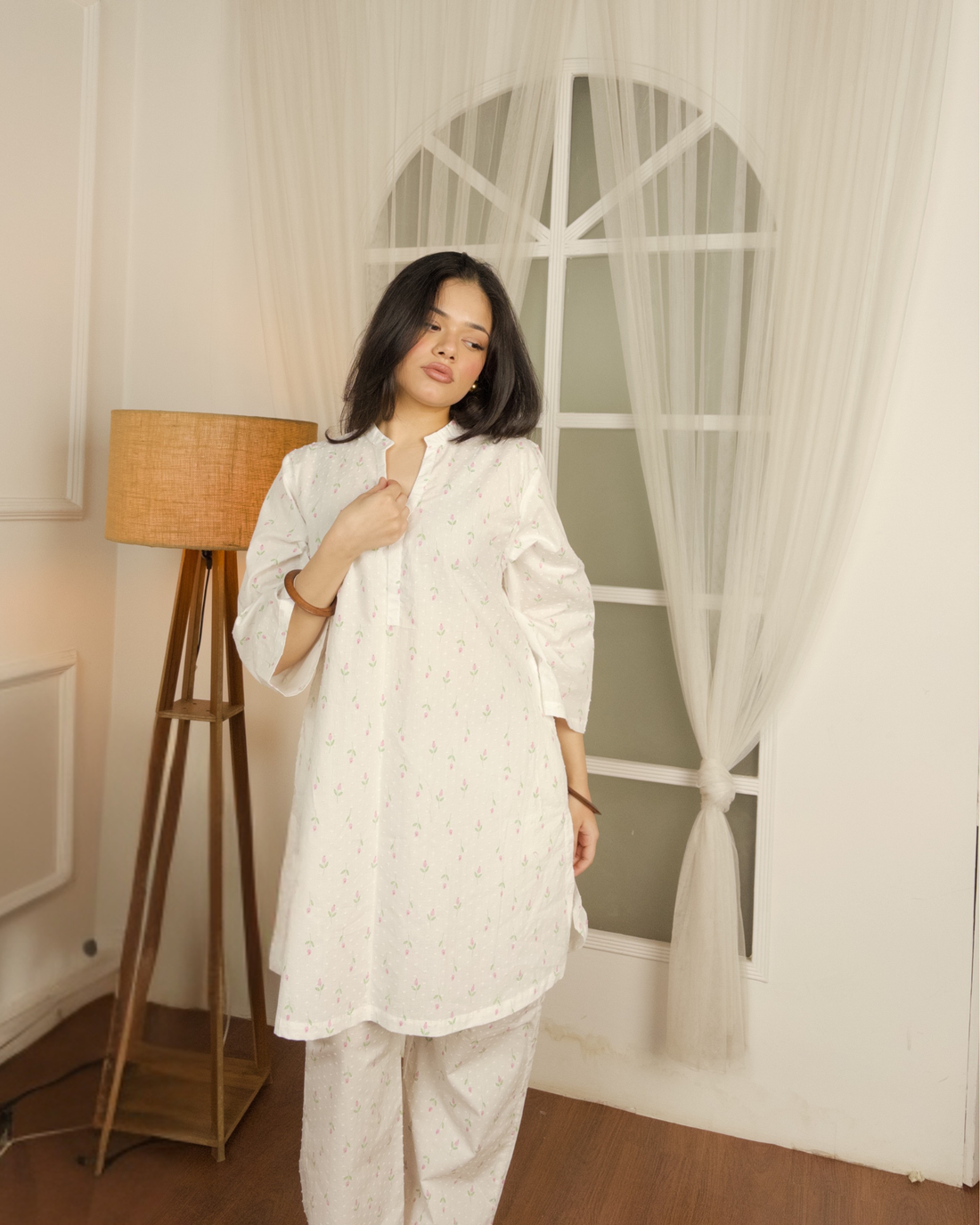 Feather – White Cotton Relaxed-Fit Kurta Set